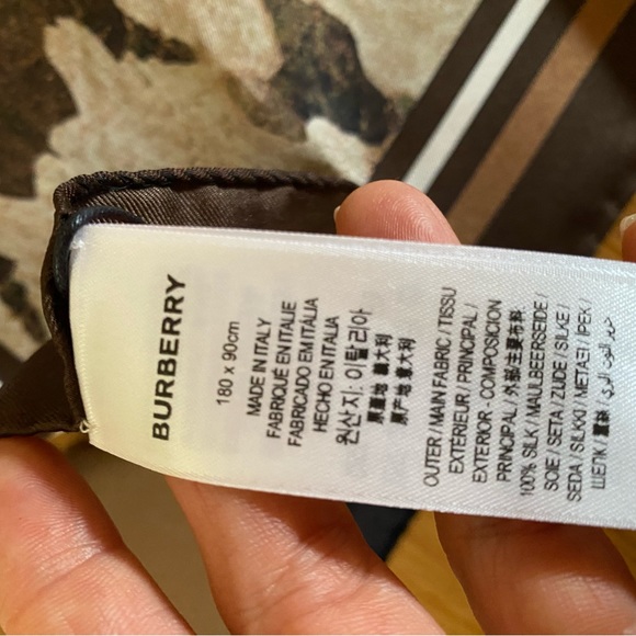 New Burberry Scarf Iconic Animal Print Silk Wrap - Picture 7 of 9